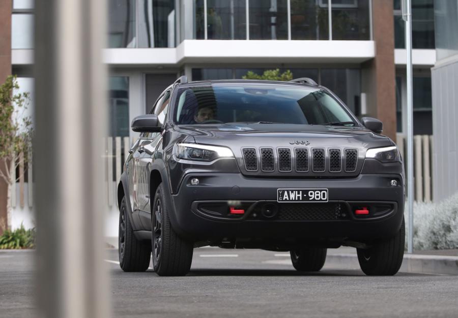  Jeep Cherokee Trailhawk (KL) 2018 года  (AU) (фото 25 из 42)